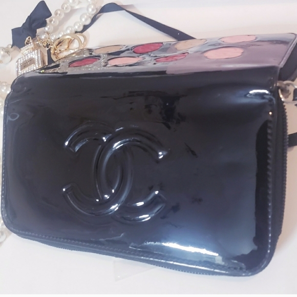 Chanel Camellia Palette Limited Edition Black Long Patent Floral Wallet - Picture 14 of 15